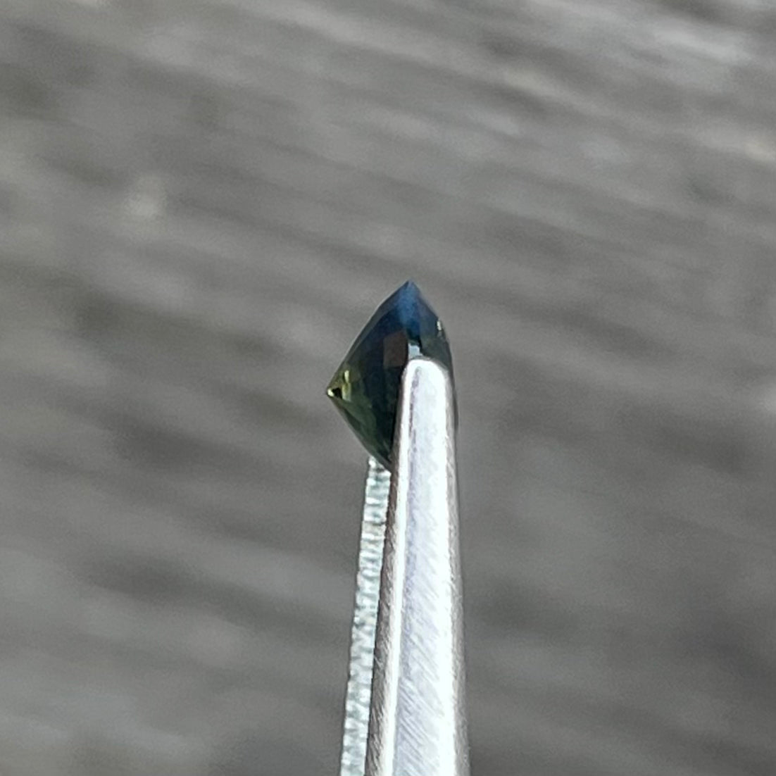 2.06ct Unheated Bi-colour Teal Sapphire