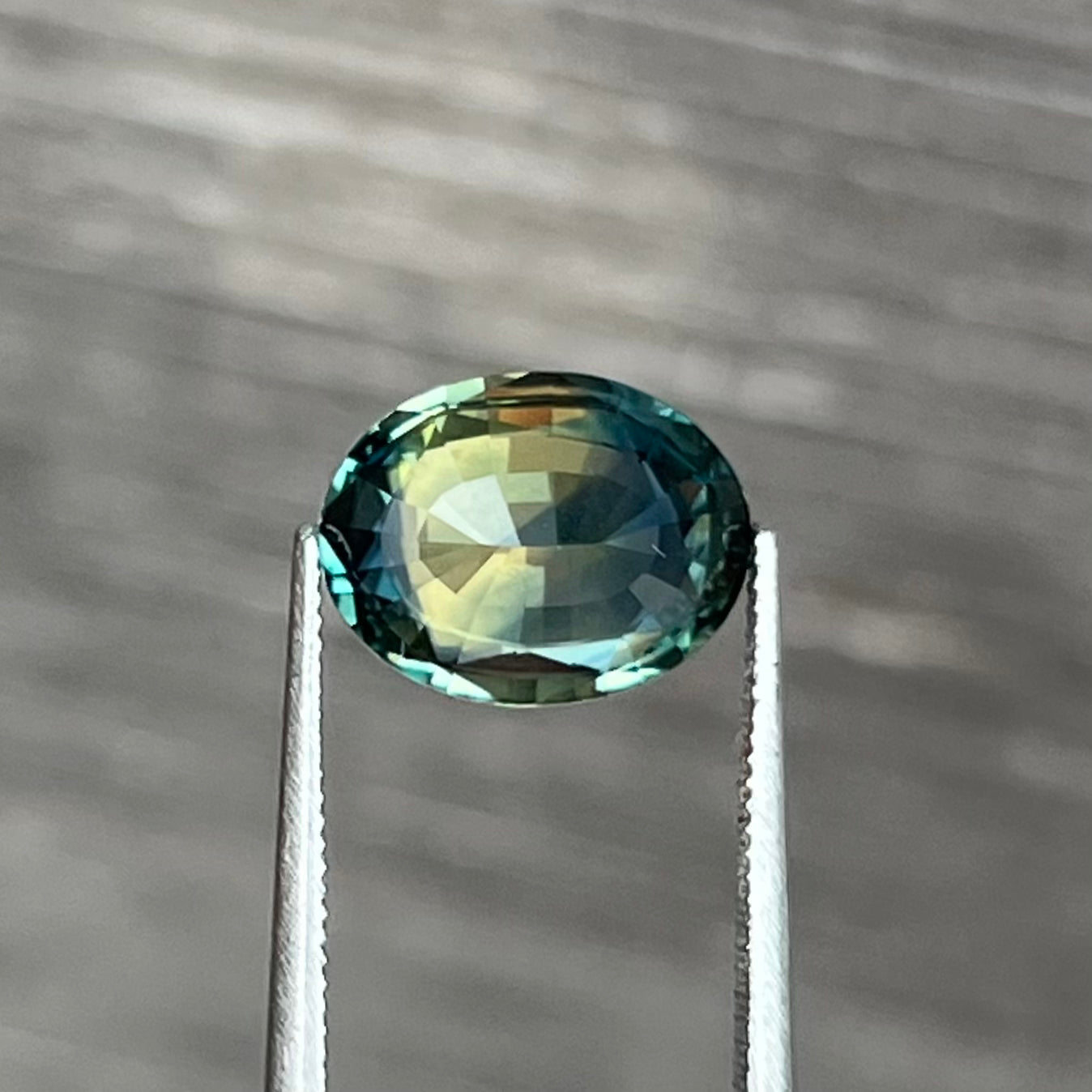 4.01ct Unheated Bi-Colour Teal Sapphire