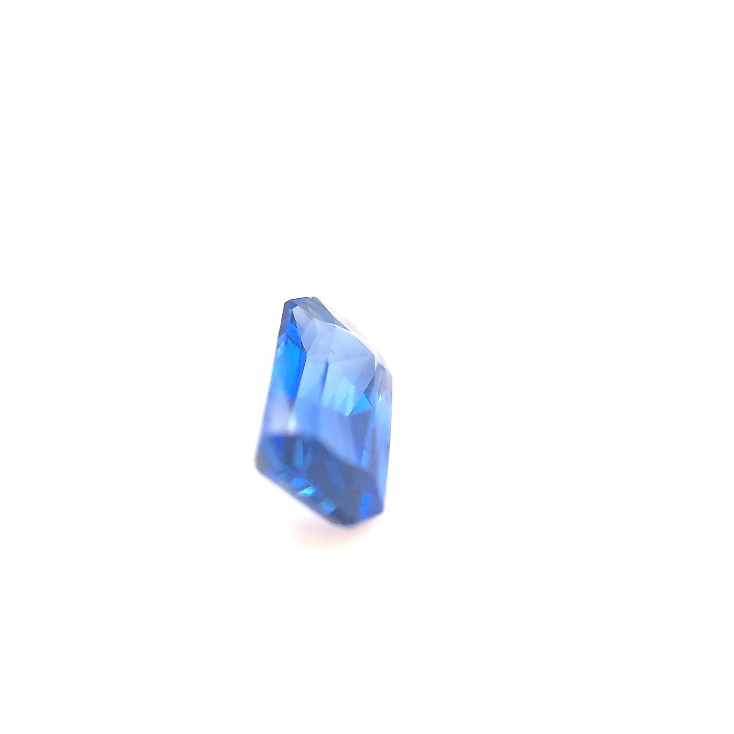1.52ct Blue Sapphire - 8.30 x 5.18 x 3.52mm