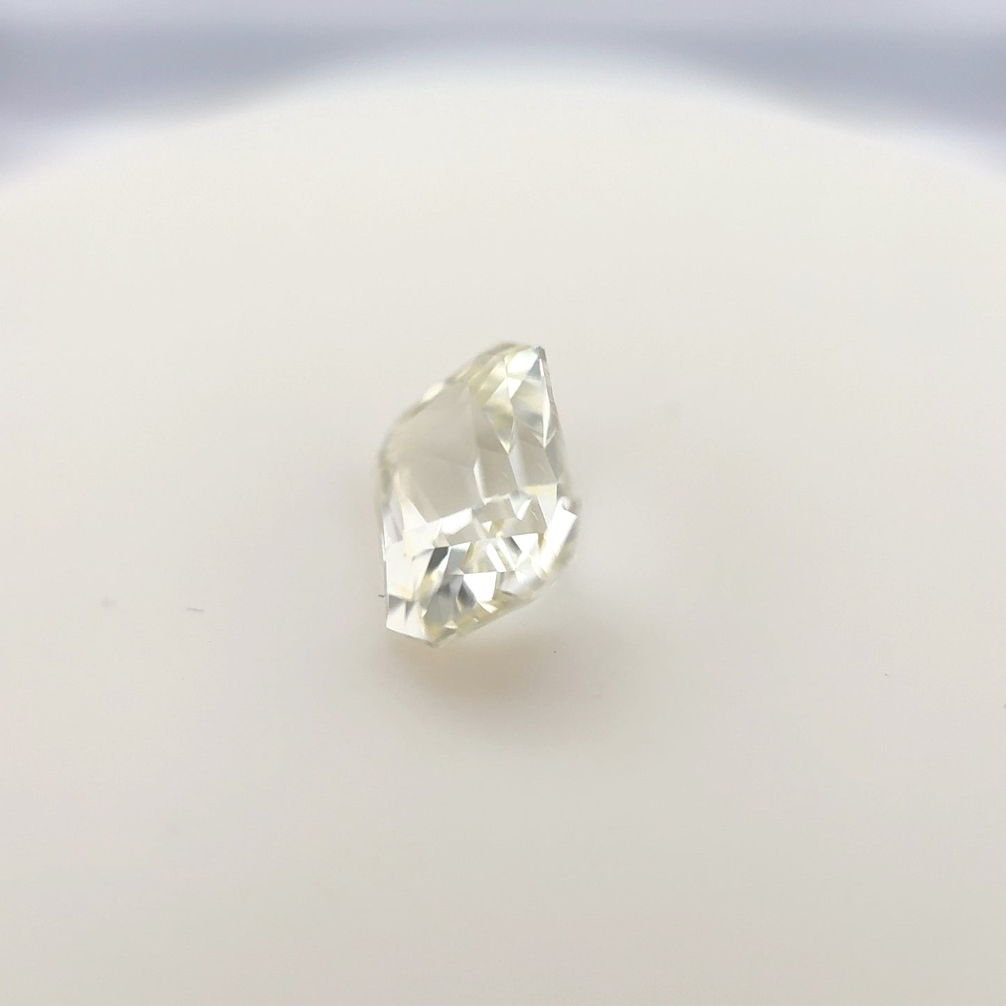 1.57ct Unheated Yellow Sapphire - 7.41 x 5.54 x 4.25mm