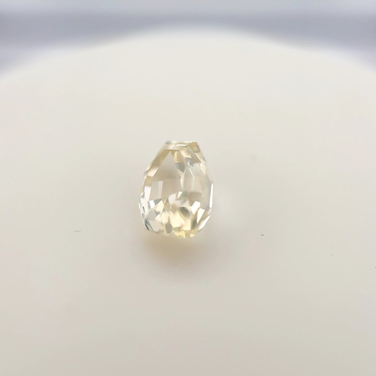 1.39ct Unheated Yellow Sapphire - 8.48 x 5.67 x 4.46mm