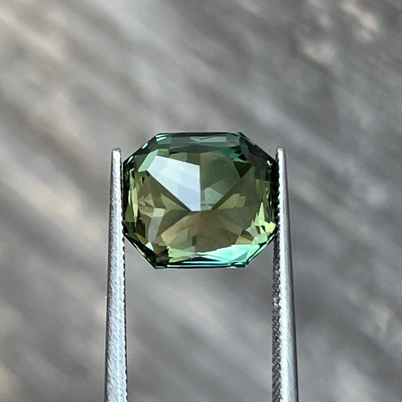 7.28ct Unheated Bi-Colour Sapphire