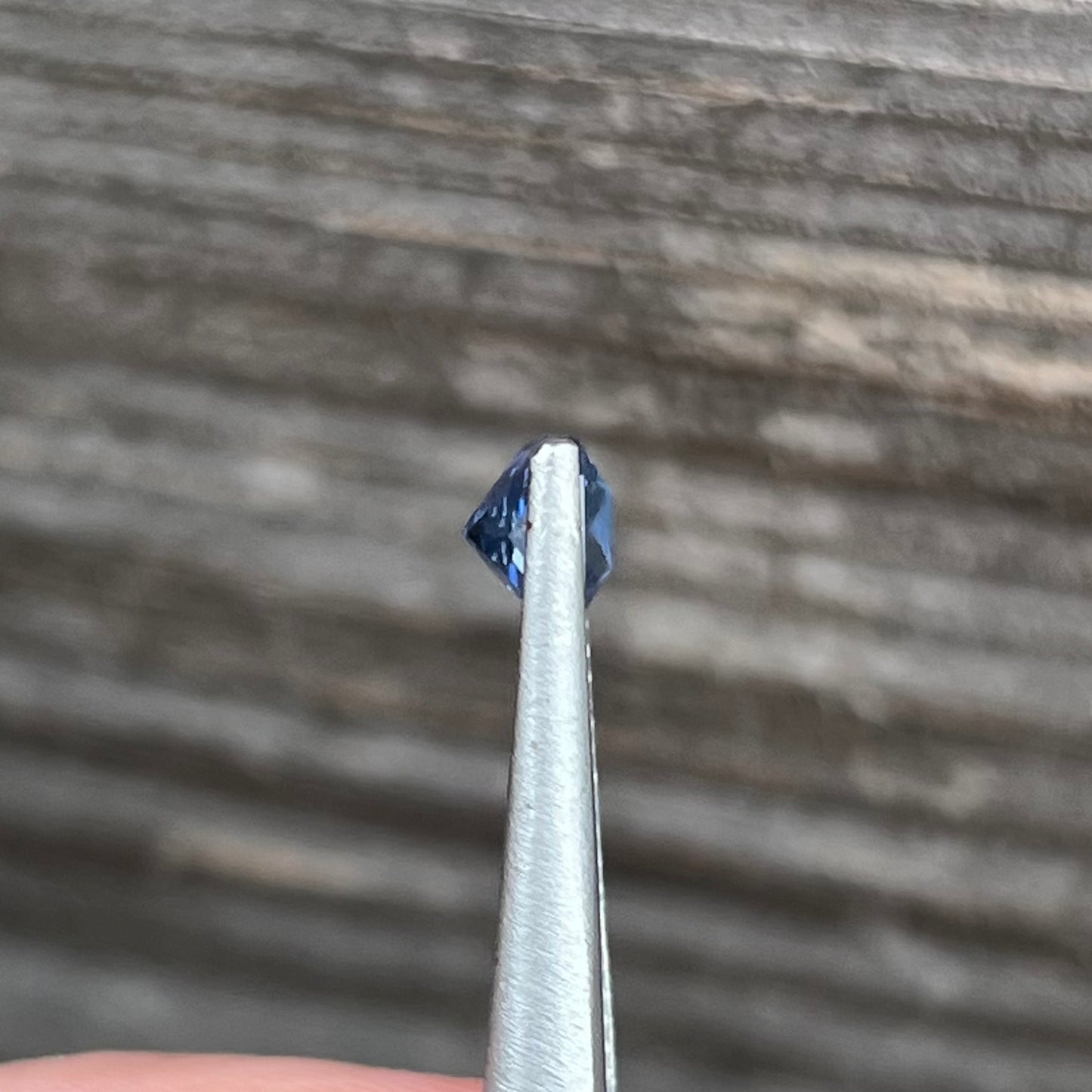 1.57ct Medium Cornflower Blue Sapphire - 6.92 x 5.32 x 4.12mm