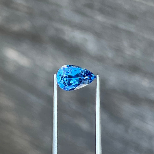 1.07ct Unheated Blue Sapphire - 7.74 x 5.11 x 4.07mm