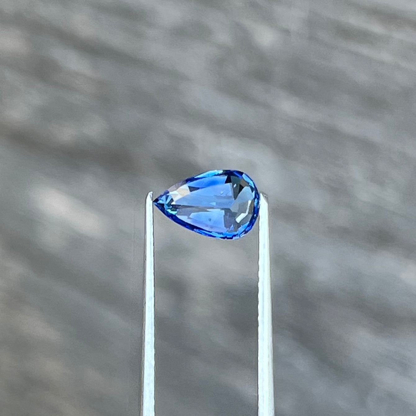 1.07ct Unheated Blue Sapphire - 7.74 x 5.11 x 4.07mm