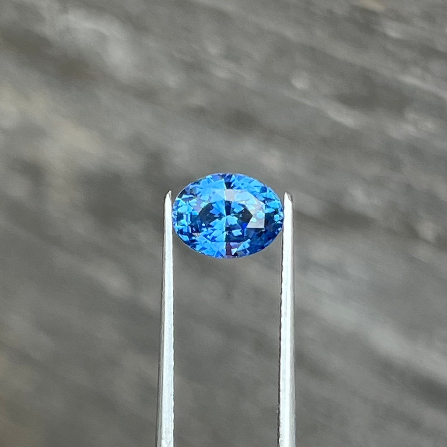 1.78ct Blue Sapphire - 7.98 x 6.14 x 4.70mm