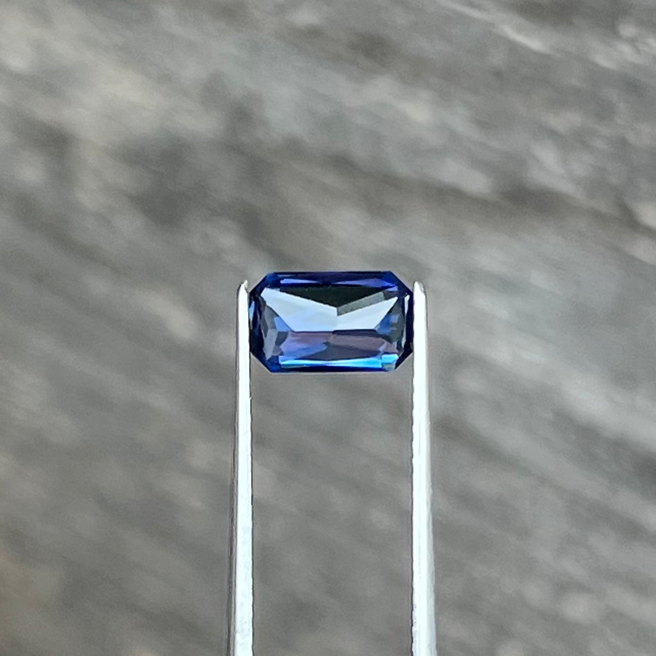 1.52ct Blue Sapphire - 8.30 x 5.18 x 3.52mm