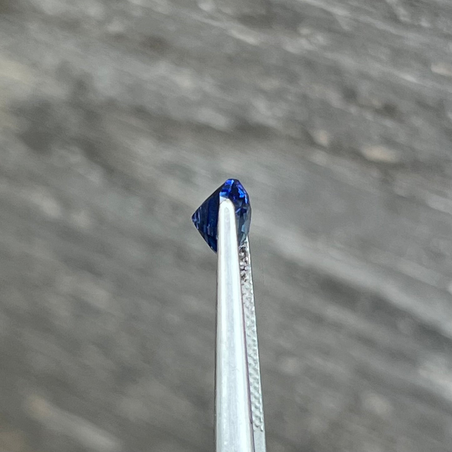 2.40ct Royal Blue Sapphire - 9.05 x 6.85 x 4.60mm