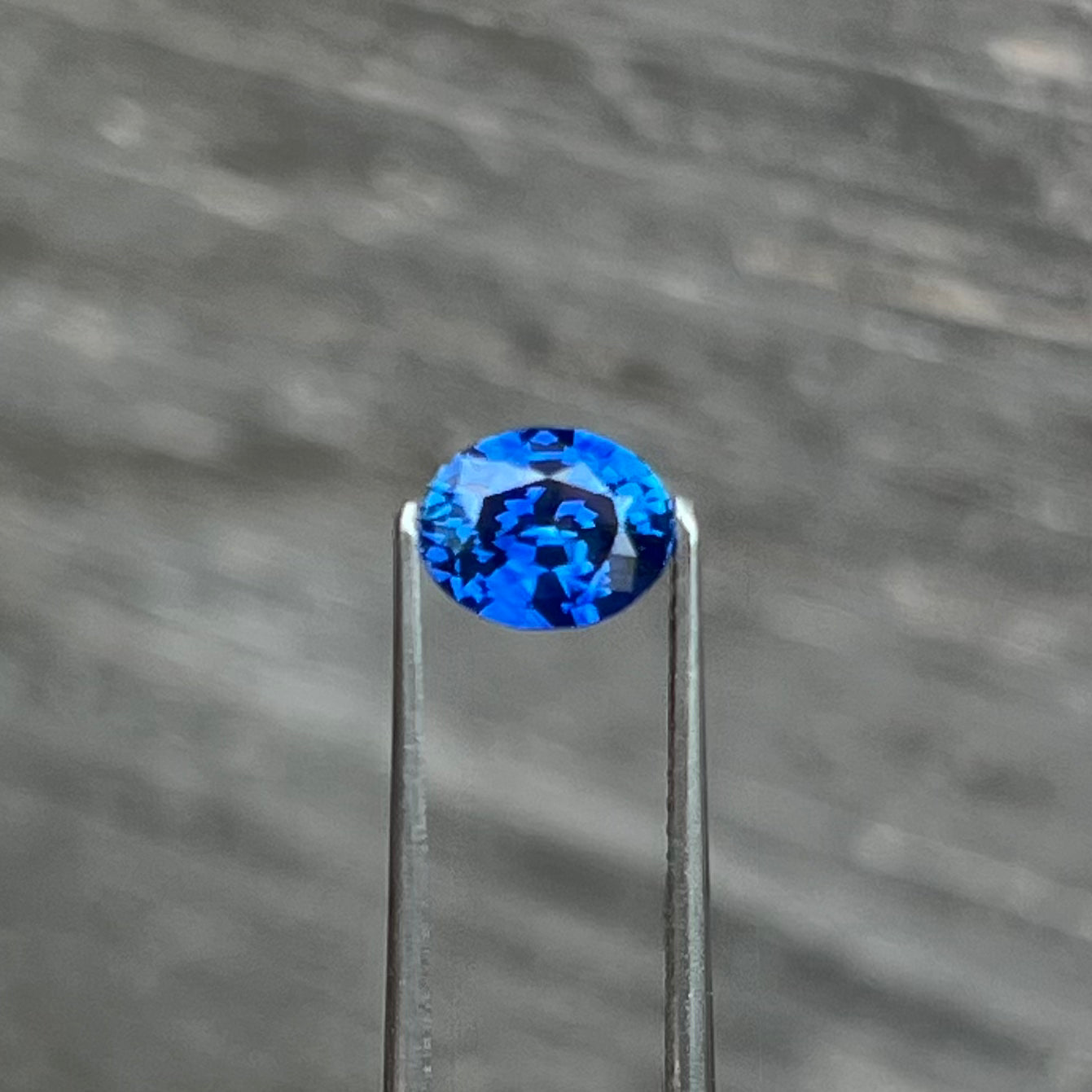 1.27ct Royal Blue Sapphire - 6.88 x 5.47 x 4.02mm