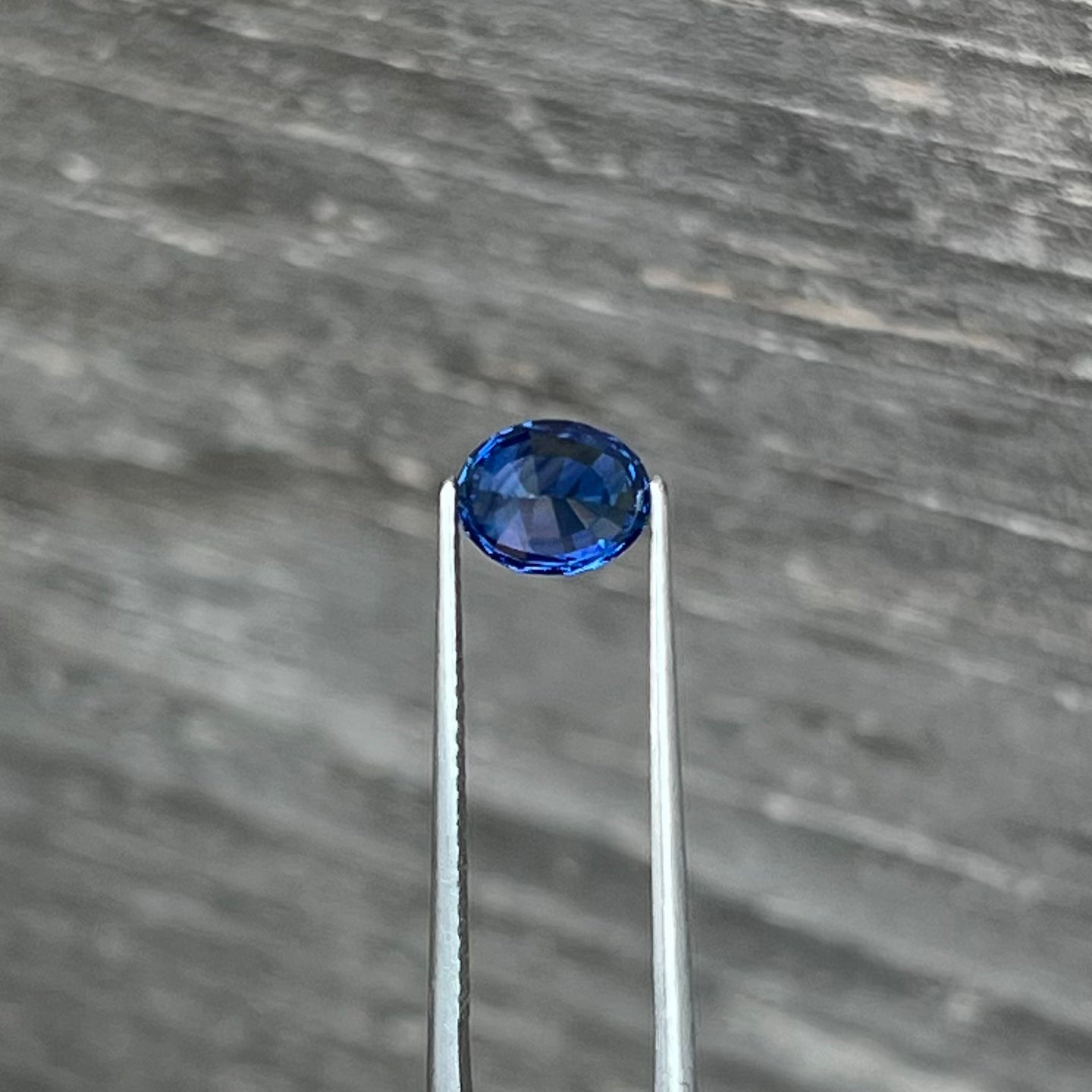 1.27ct Royal Blue Sapphire - 6.88 x 5.47 x 4.02mm
