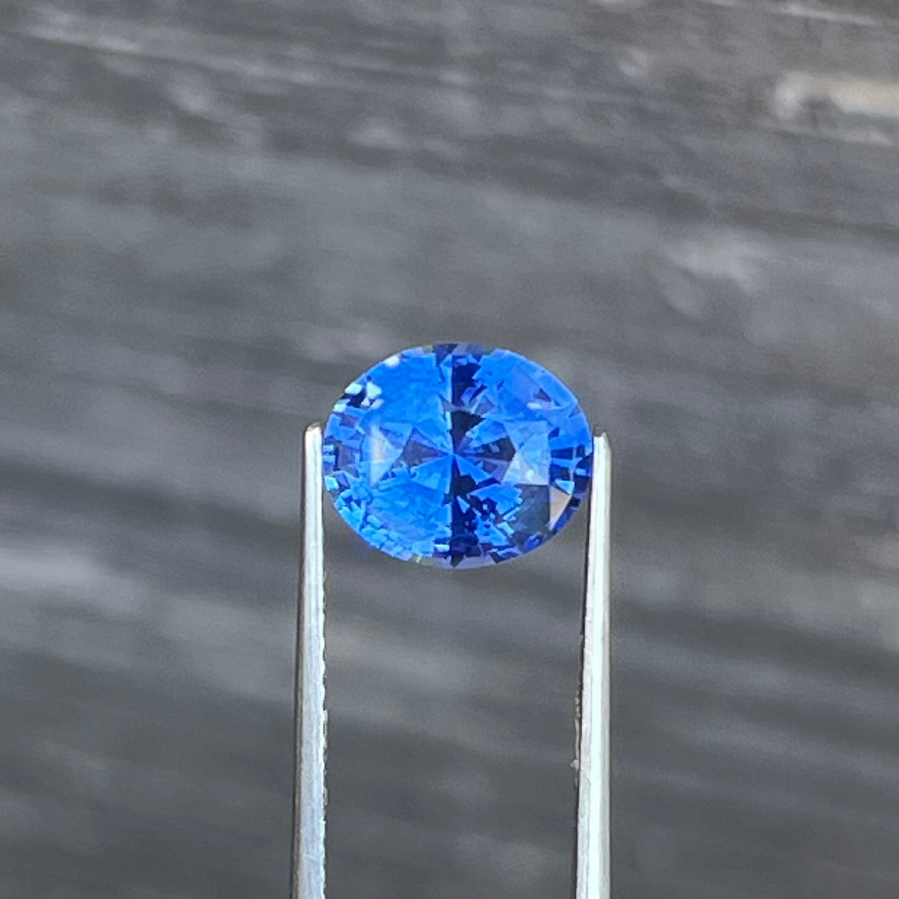 2.35ct Cornflower Blue Sapphire - 8.65 x 7.23 x 5.11mm