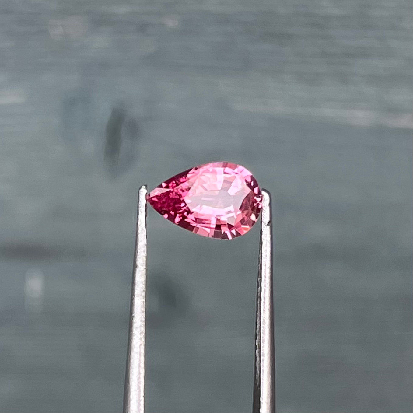 1.05ct Unheated Pink Sapphire - 8.20 x 5.42 x 3.10mm - with GIA Report