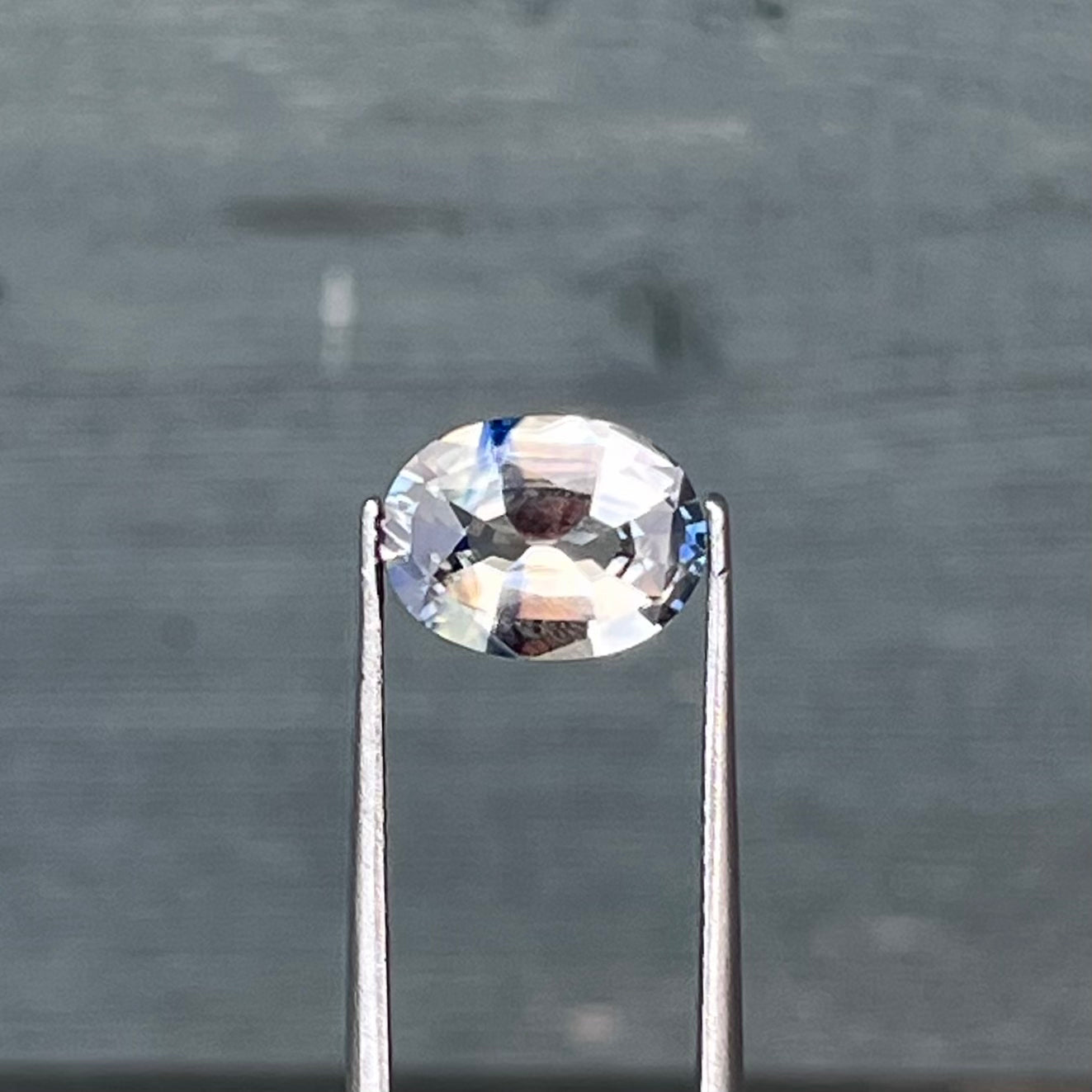 2.76ct Peach & Blue Bi-colour Sapphire - 10.44 x 7.88 x 4.41mm