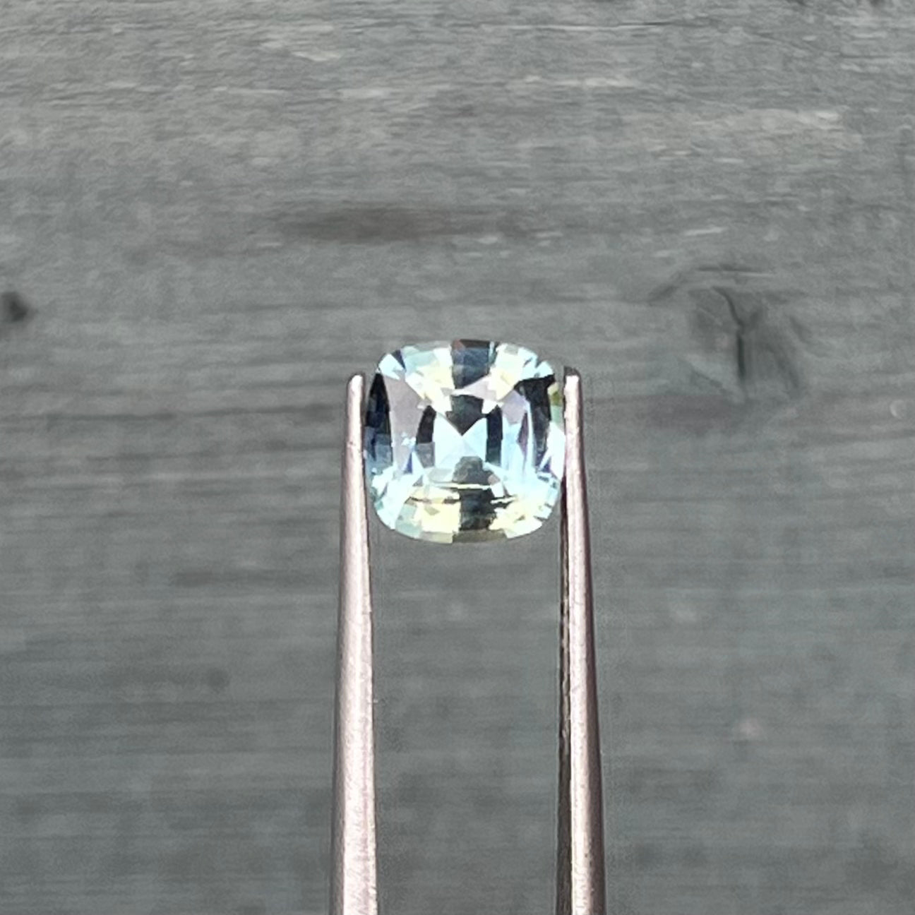 1.75ct Unheated Greenish Blue / Yellow Bi-colour Sapphire - 7.29 x 7.14 x 4.69mm