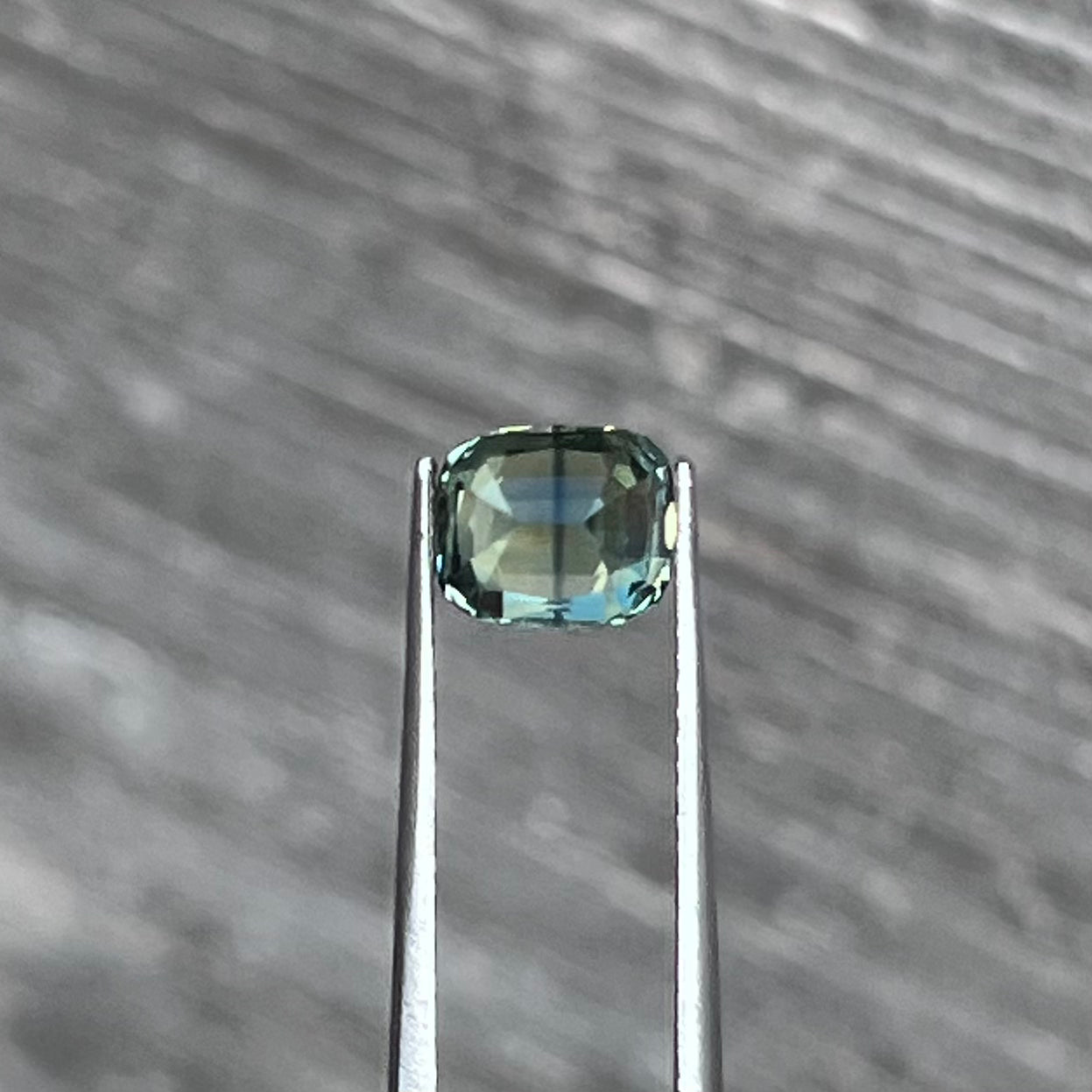 2.09ct Unheated Bi-colour Teal Sapphire - 7.34 x 6.24 x 4.52mm