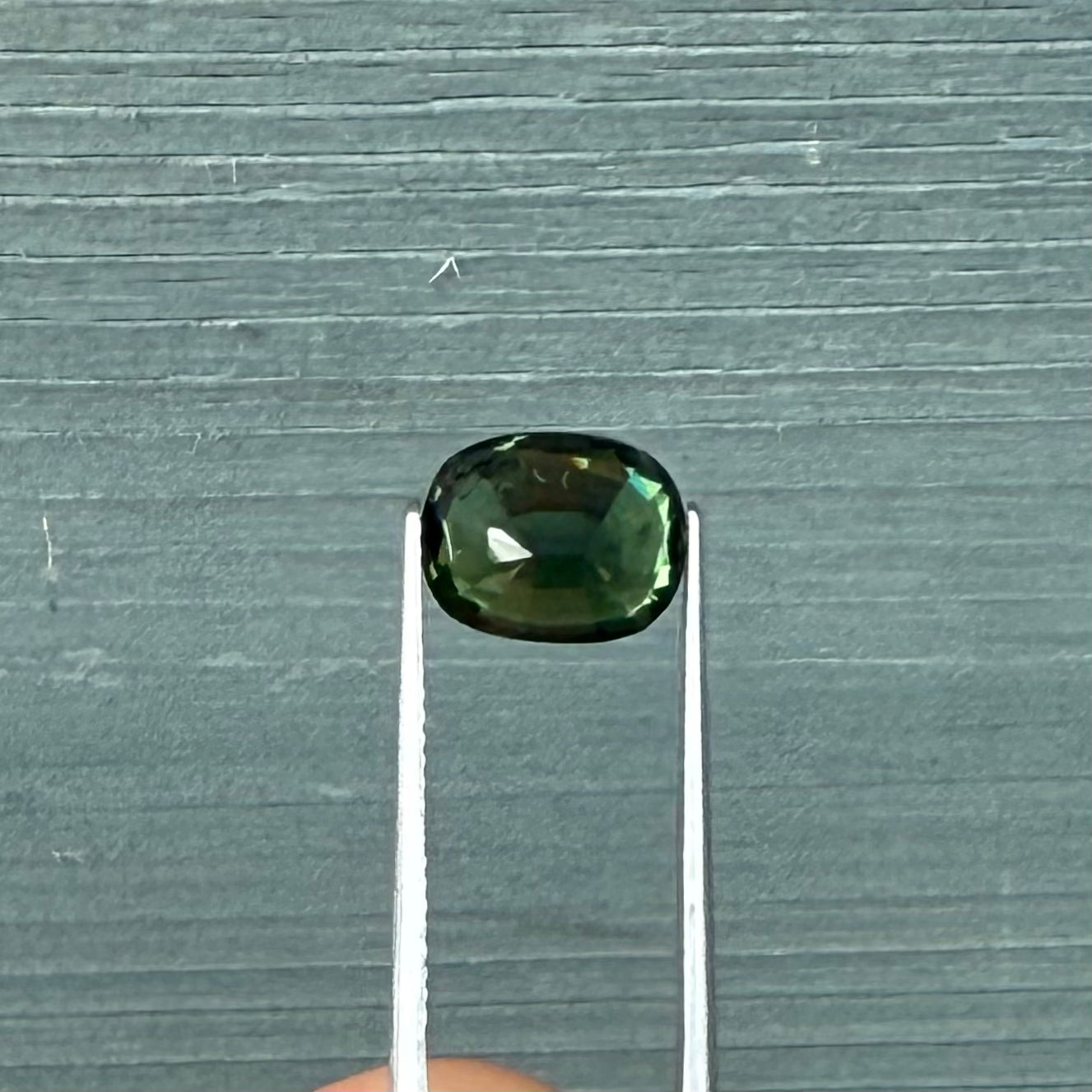 3.81ct Green Sapphire - 9.80 x 7.82 x 5.96mm