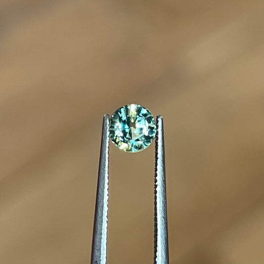 0.77ct Green Bi-colour Sapphire
