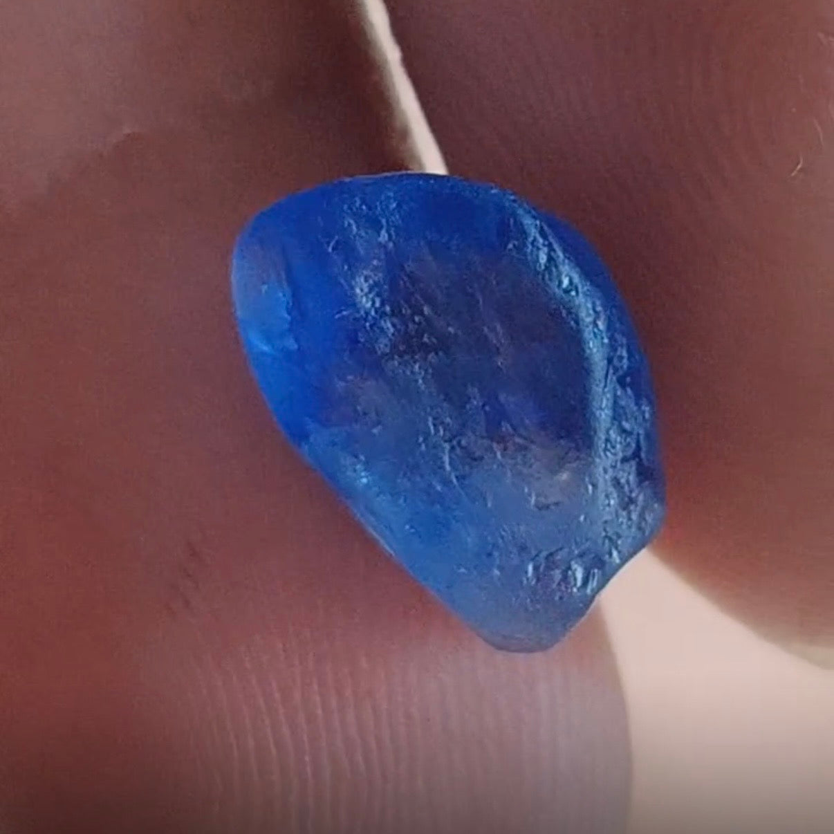 2.04ct Unheated Cornflower Blue Sapphire - 7.55 x 6.25 x 3.92mm