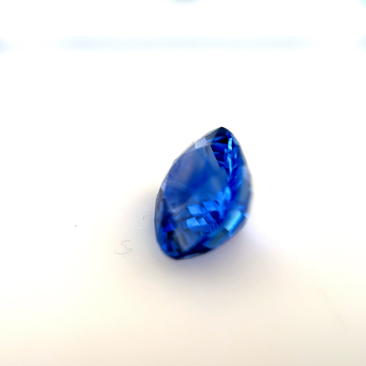3.08ct Vivid Blue Sapphire - 8.86 x 7.35 x 5.02mm