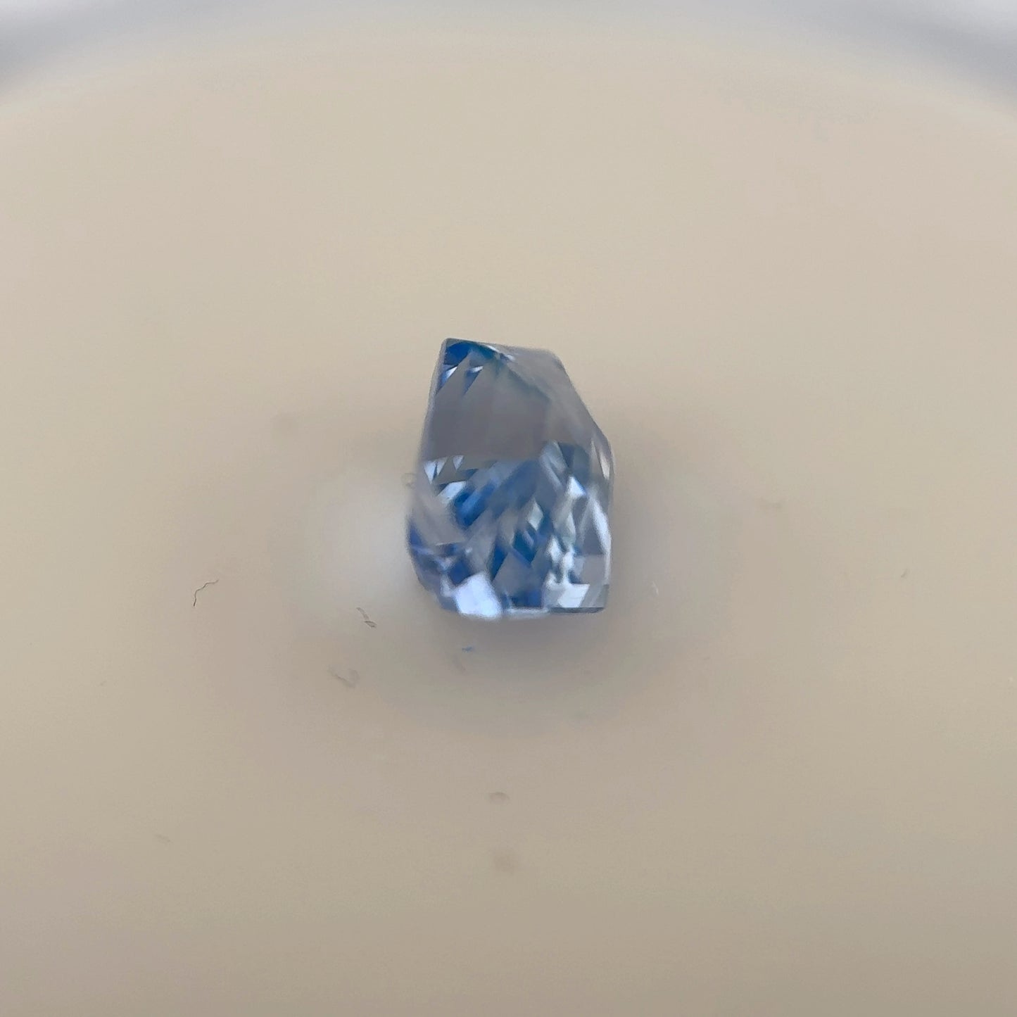 1.08ct Blue Sapphire - 7.28 x 4.35 x 3.86mm