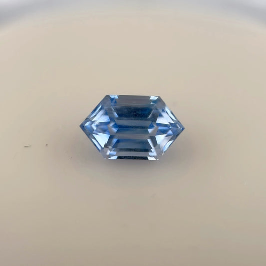 1.08ct Blue Sapphire - 7.28 x 4.35 x 3.86mm