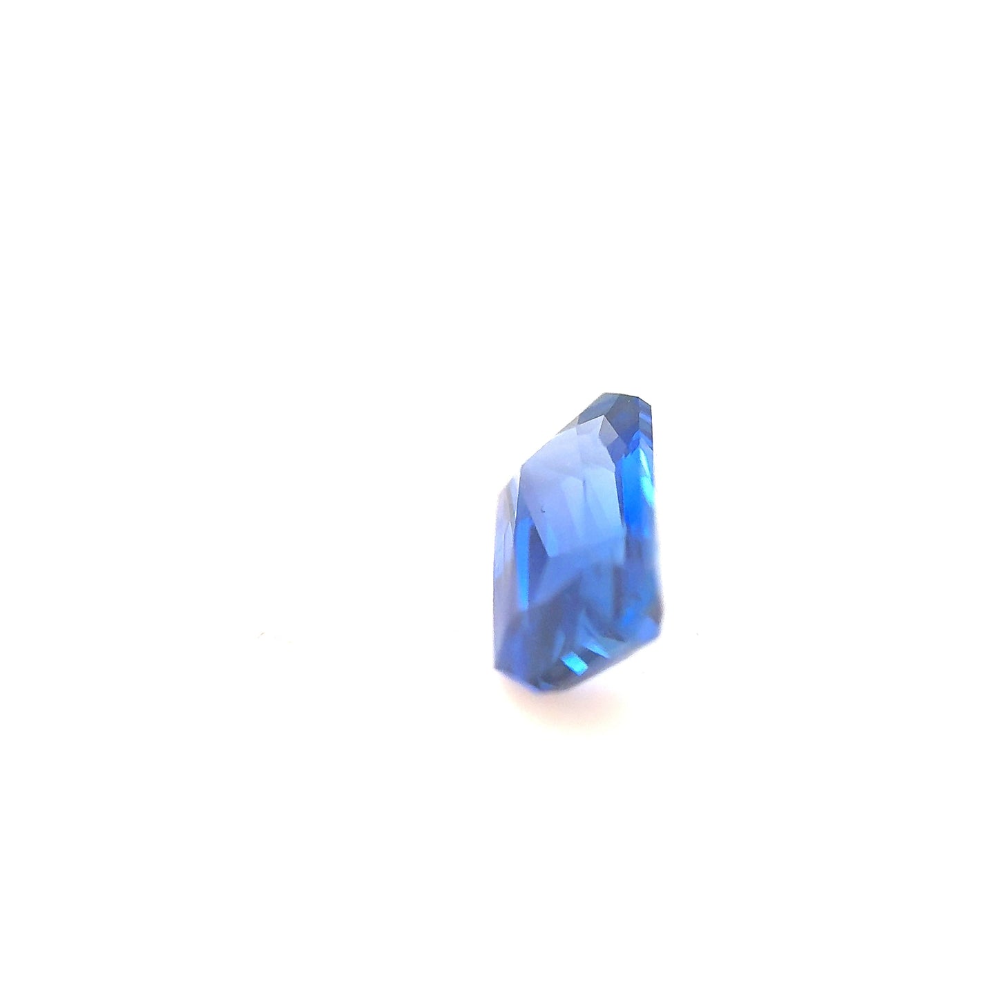 1.52ct Blue Sapphire - 8.30 x 5.18 x 3.52mm