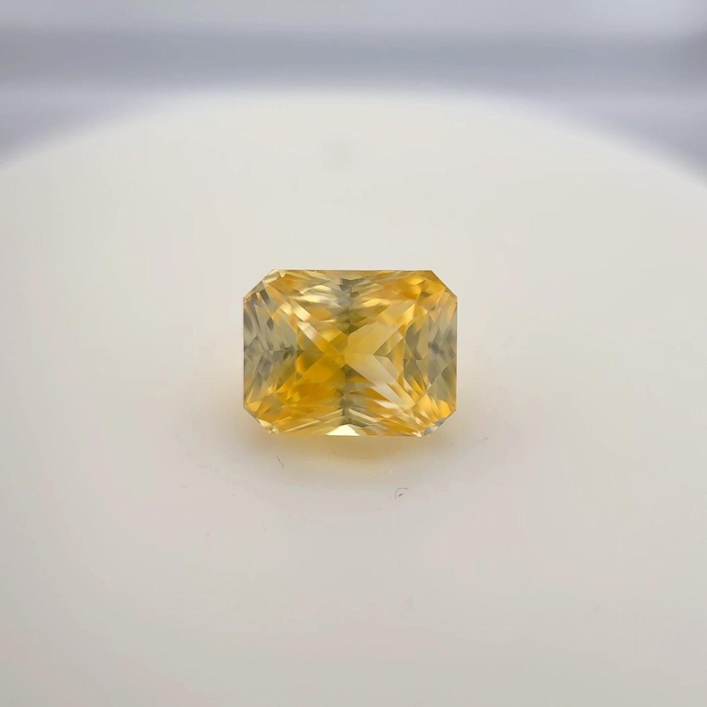 2.08ct Yellow Sapphire - 7.44 x 6.03 x 4.88mm