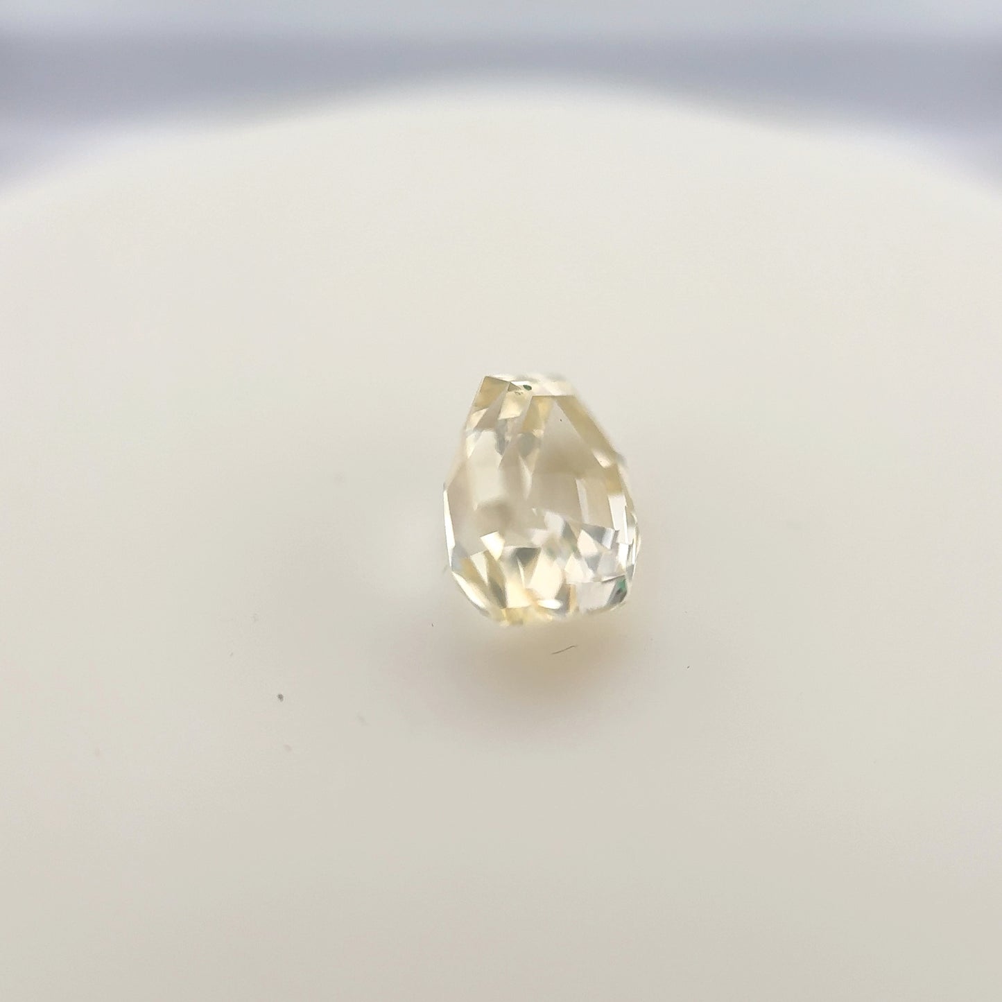 1.39ct Unheated Yellow Sapphire - 8.48 x 5.67 x 4.46mm