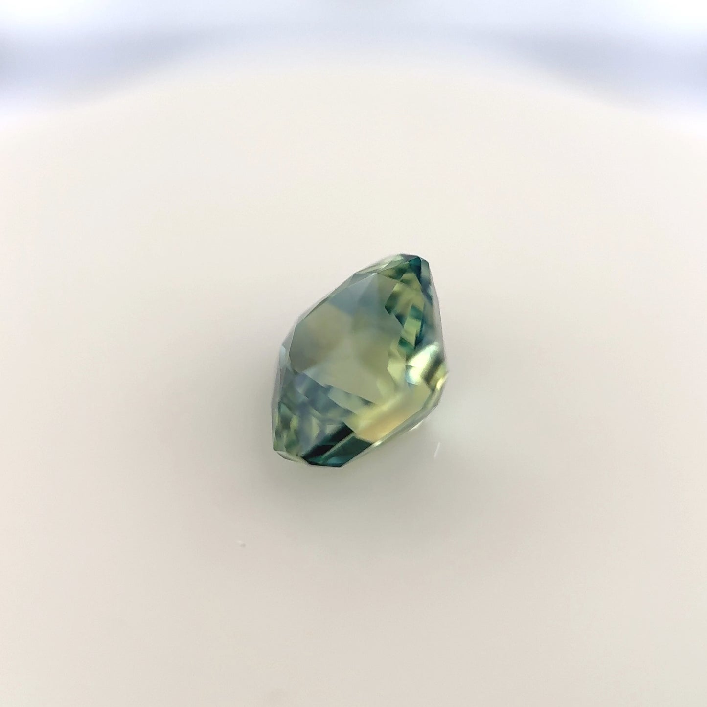1.79ct Unheated Green Bi-colour Sapphire - 6.36 x 6.19 x 4.76mm