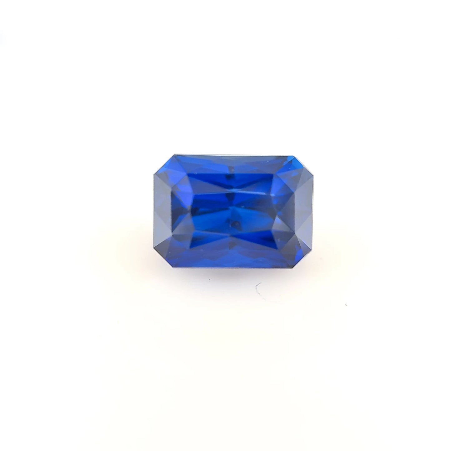 2.27ct Royal Blue Sapphire - 7.71 x 5.73 x 4.92mm