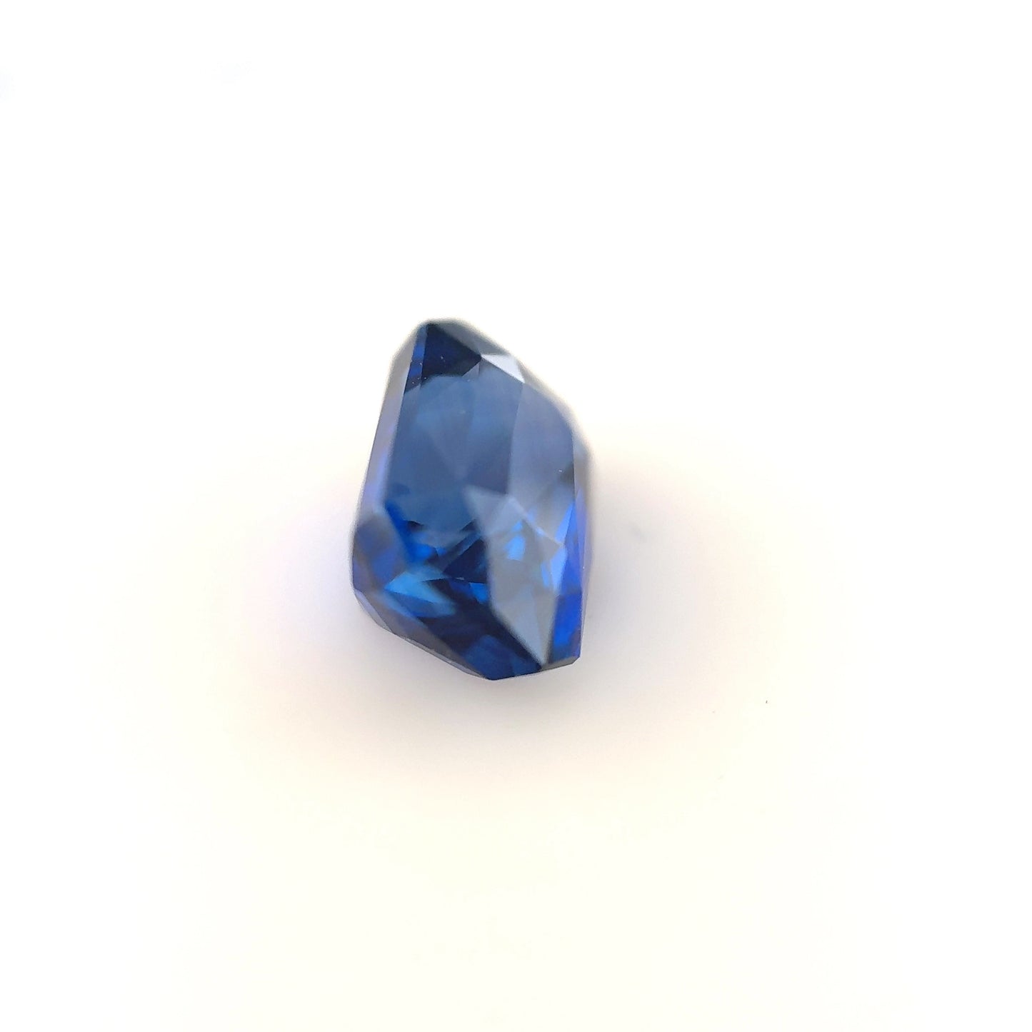 2.27ct Royal Blue Sapphire - 7.71 x 5.73 x 4.92mm