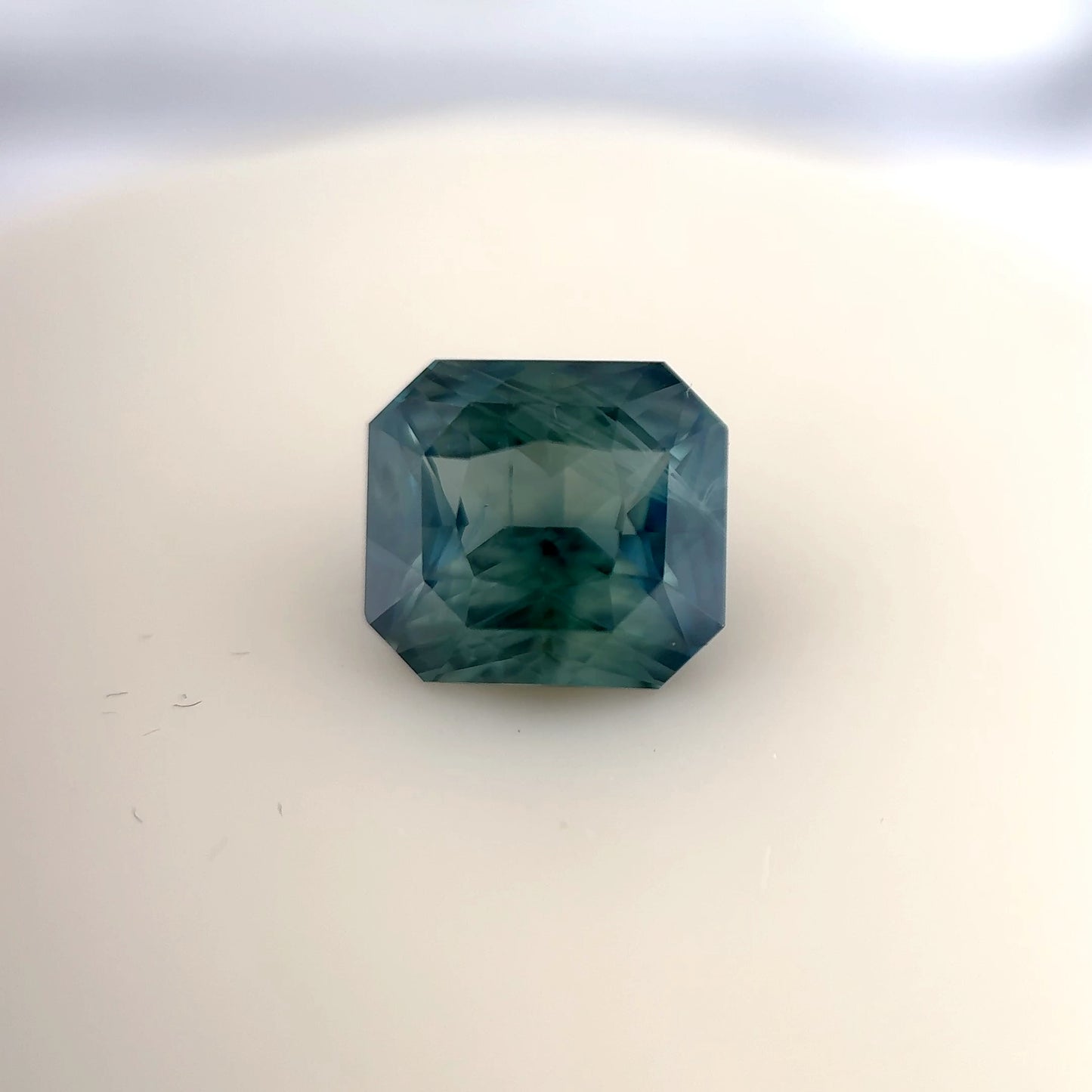2.33ct Unheated Blue Green Bi-colour Sapphire - 7.84 x 7.16 x 4.76mm