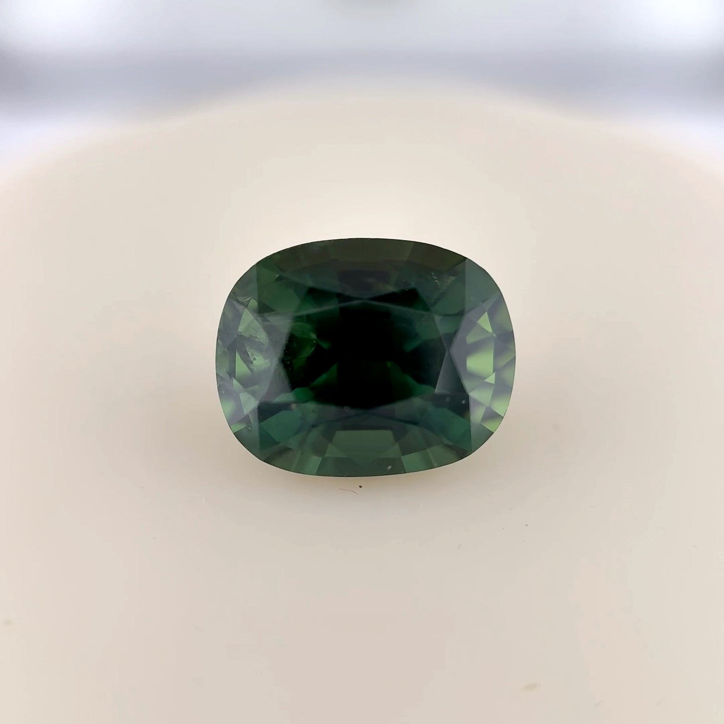 3.81ct Green Sapphire - 9.80 x 7.82 x 5.96mm