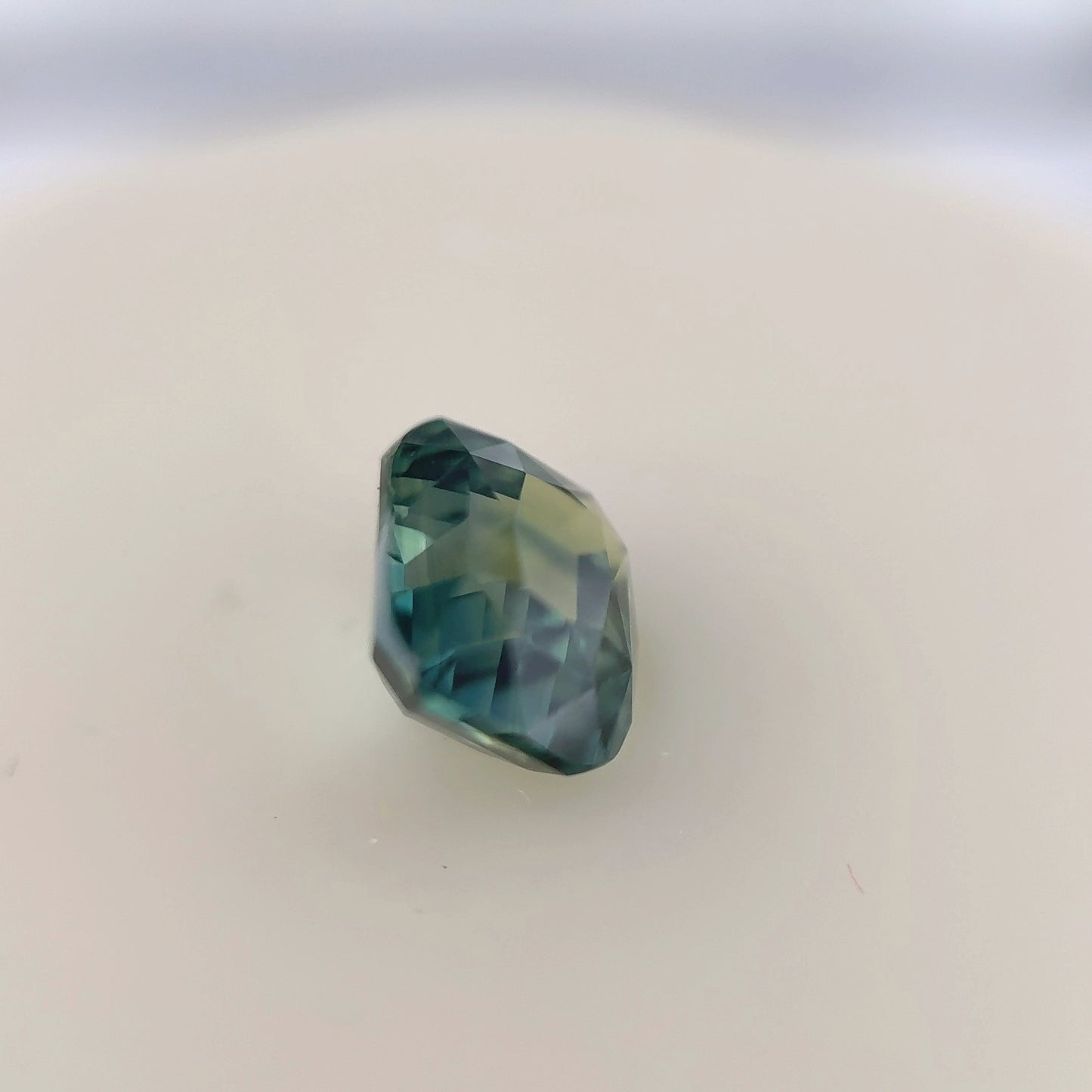 2.09ct Unheated Bi-colour Teal Sapphire - 7.34 x 6.24 x 4.52mm