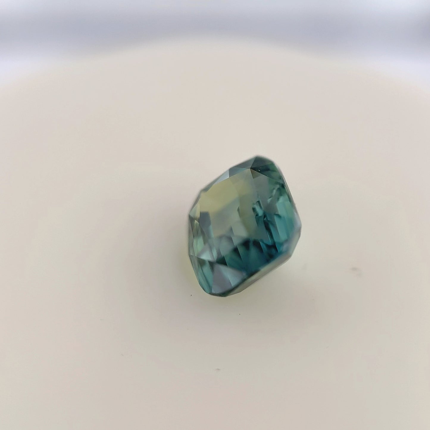 2.09ct Unheated Bi-colour Teal Sapphire - 7.34 x 6.24 x 4.52mm