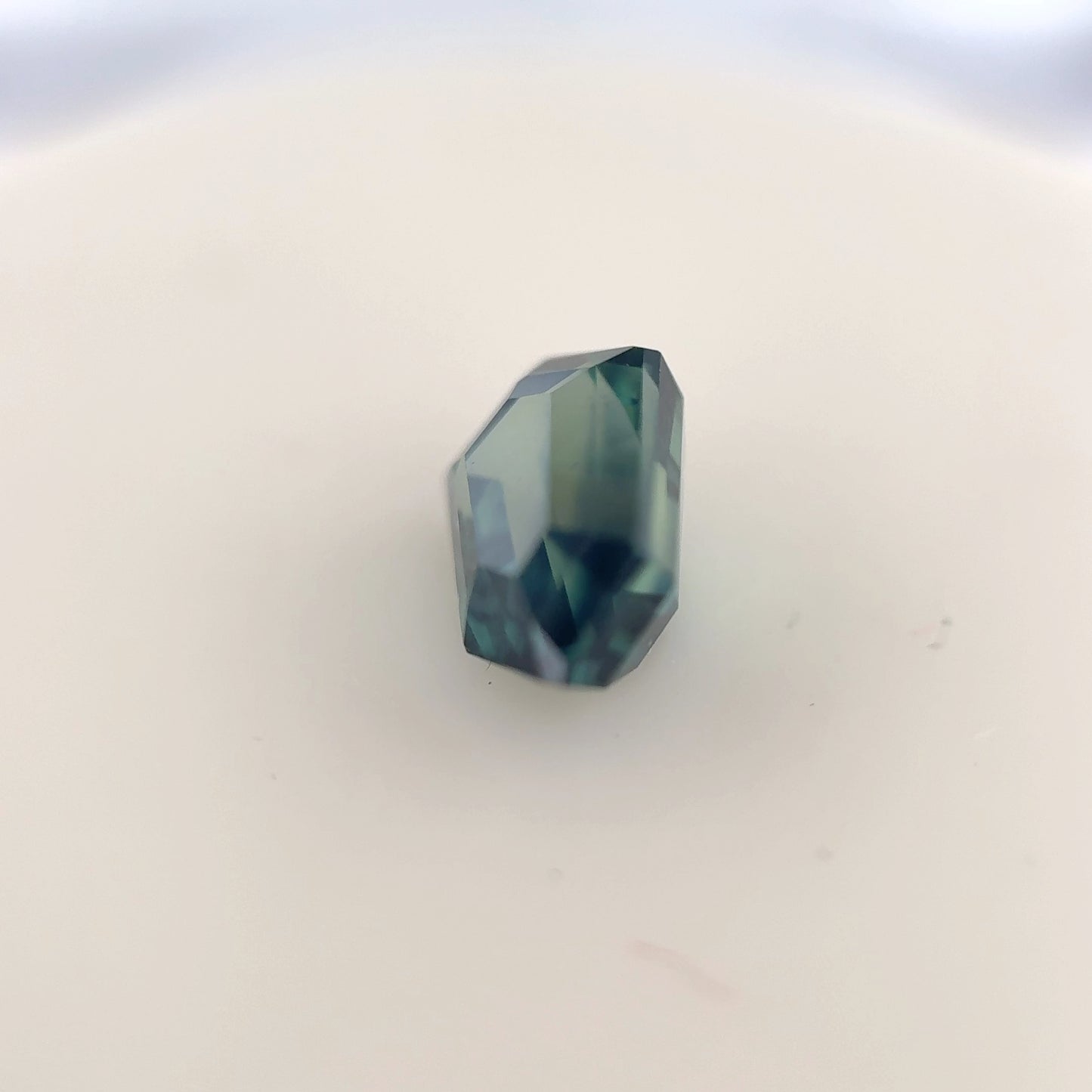 1.53ct Unheated Green Sapphire - 8.10 x 5.80 x 4.92mm